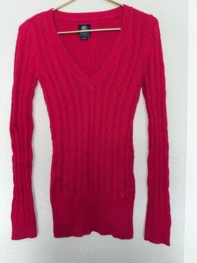 American Eagle Outfitters Hot Pink Cable Knit V-Neck Sweater-Size M